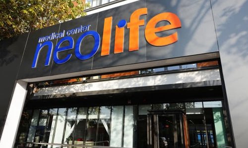 Главный вход в клинику Neolife, Стамбул, Турция
