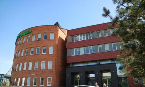 Главный вход в Клинику ортопедической хирургии Нордортопедикс (Nordorthopaedics), Литва